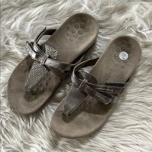 Vionic Karley Metallic Sandals